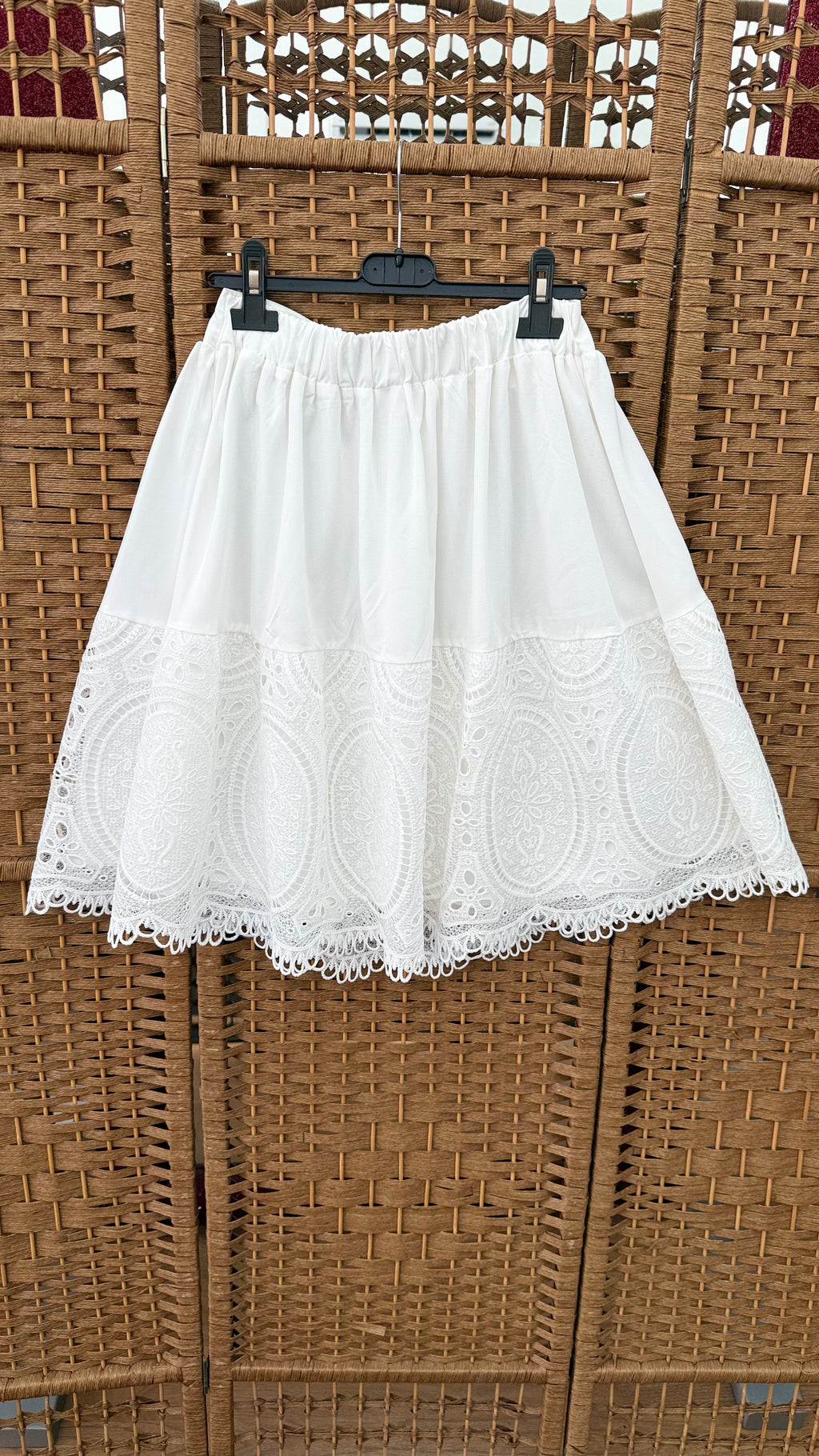 White Skirt – Elastic Waist & Embroidered Lace Hem