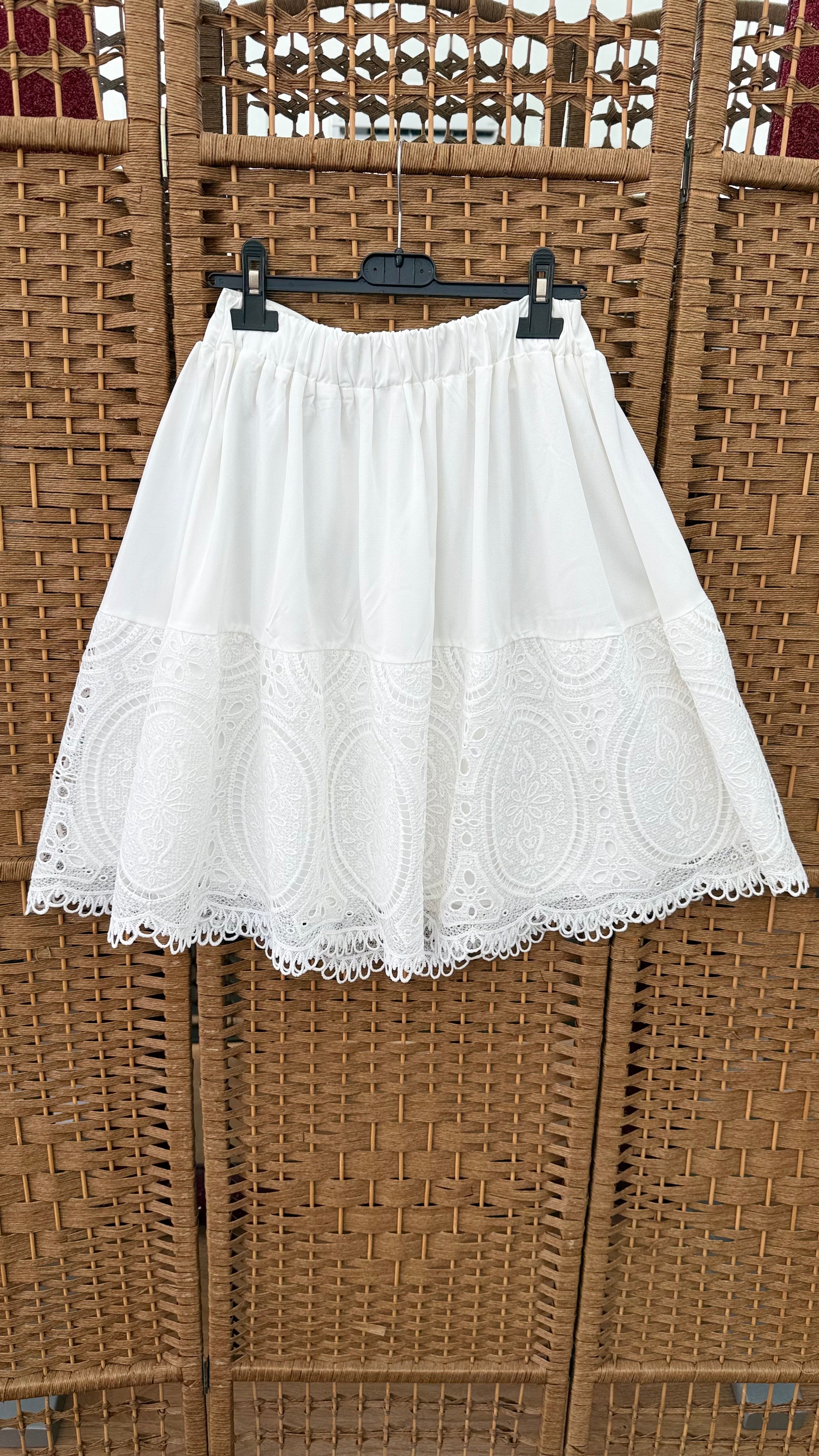 White Skirt – Elastic Waist & Embroidered Lace Hem