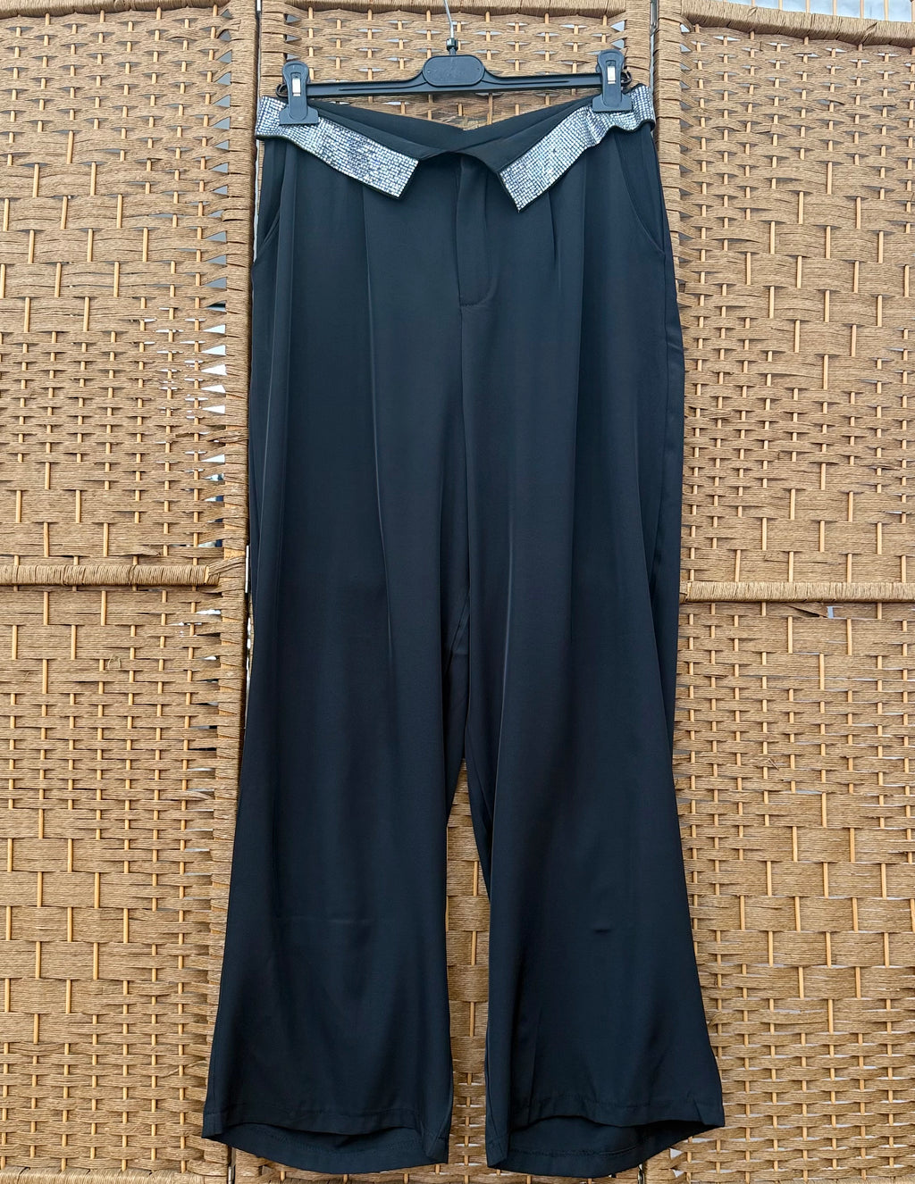 Pants with shiny beads waist size M