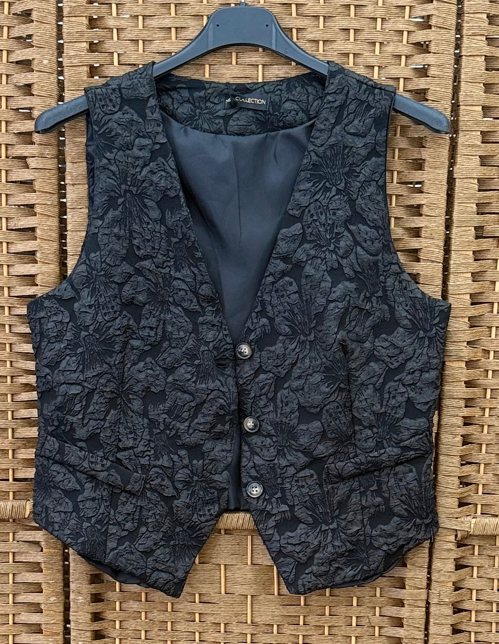 Black Gilet with Wrinkled Floral Pattern