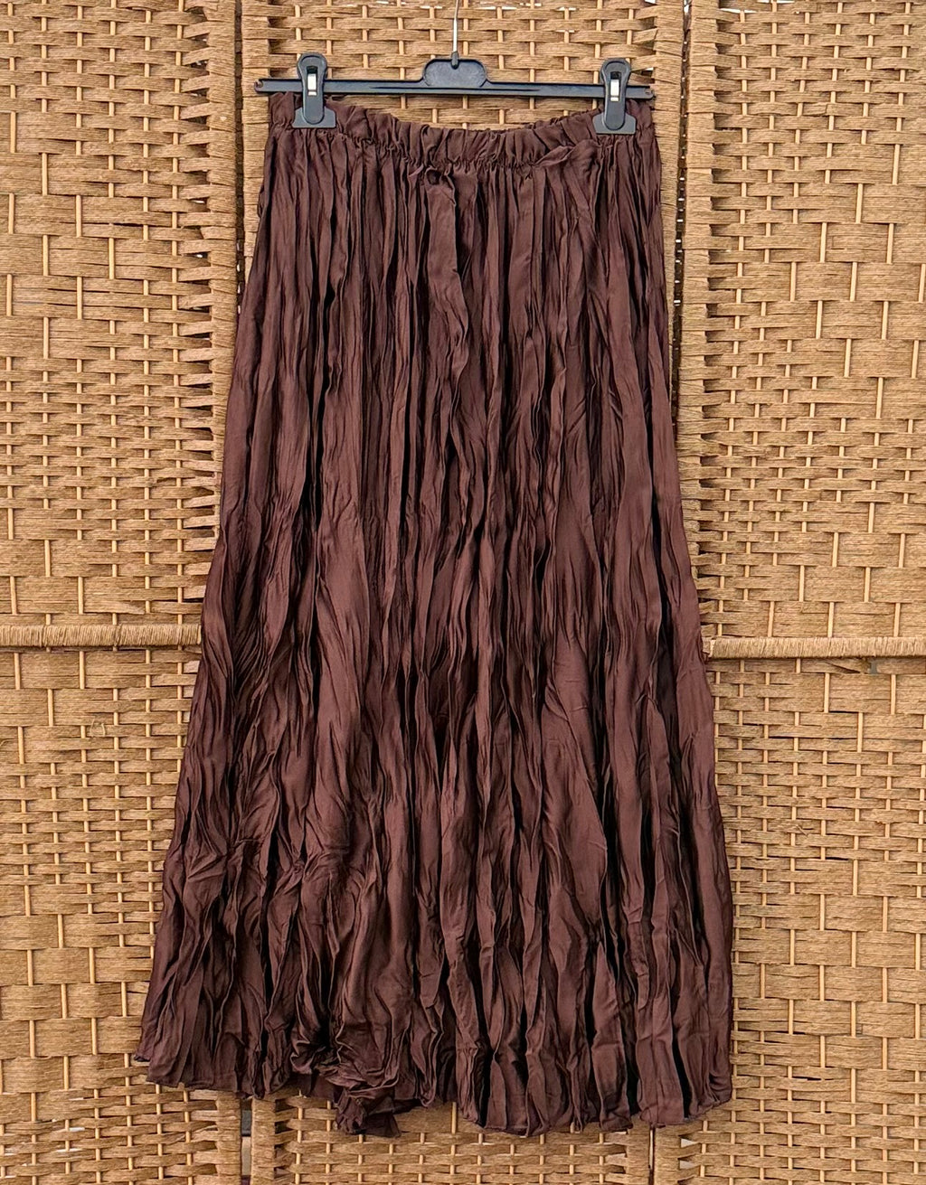 Long Crinkle Fabric Skirt