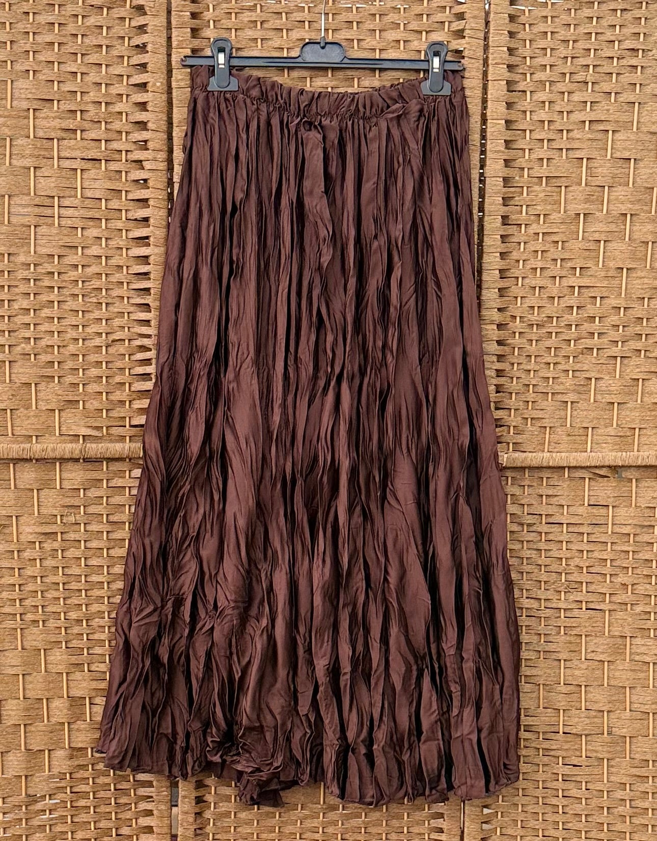 Long Crinkle Fabric Skirt