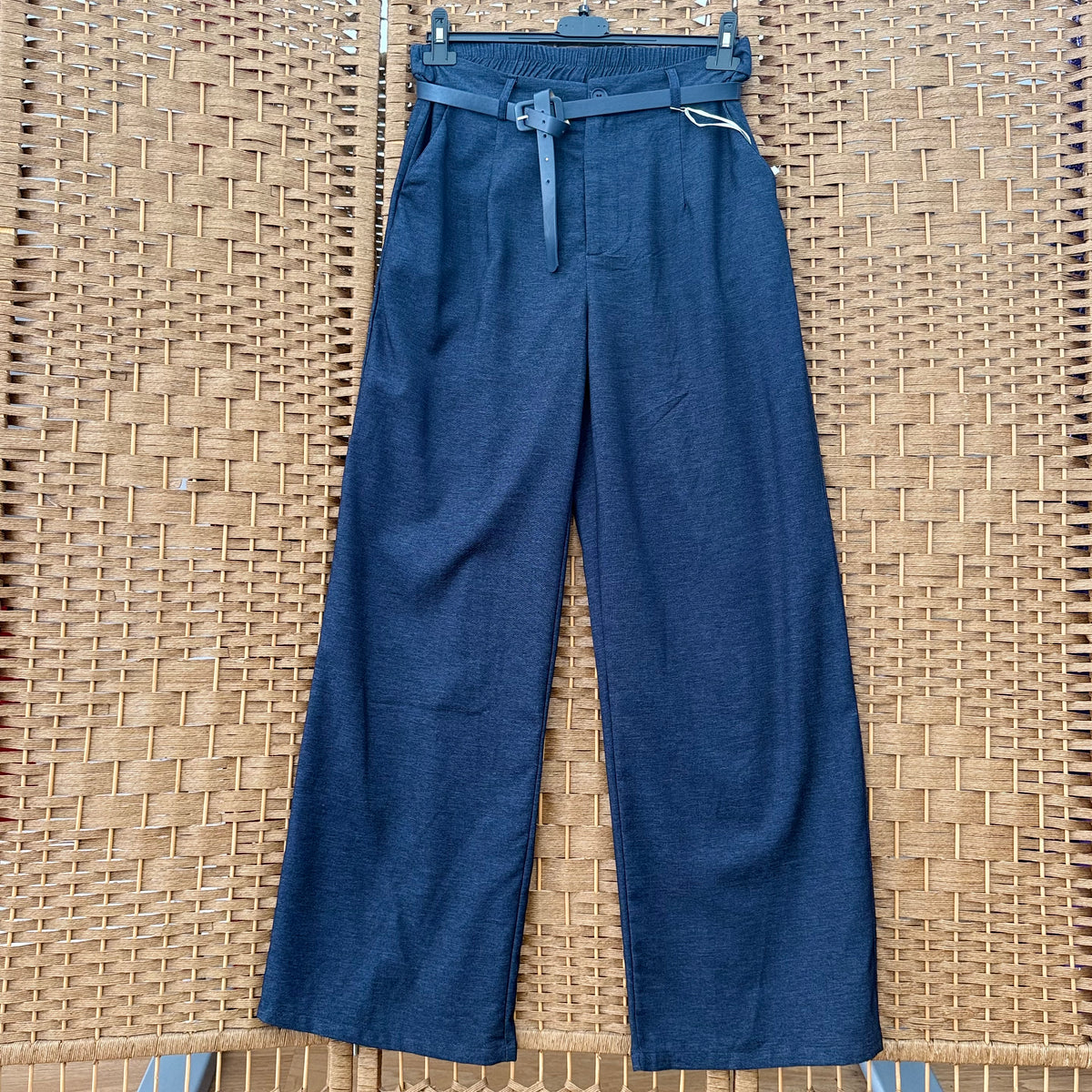Trousers in dark blue lightweight denim