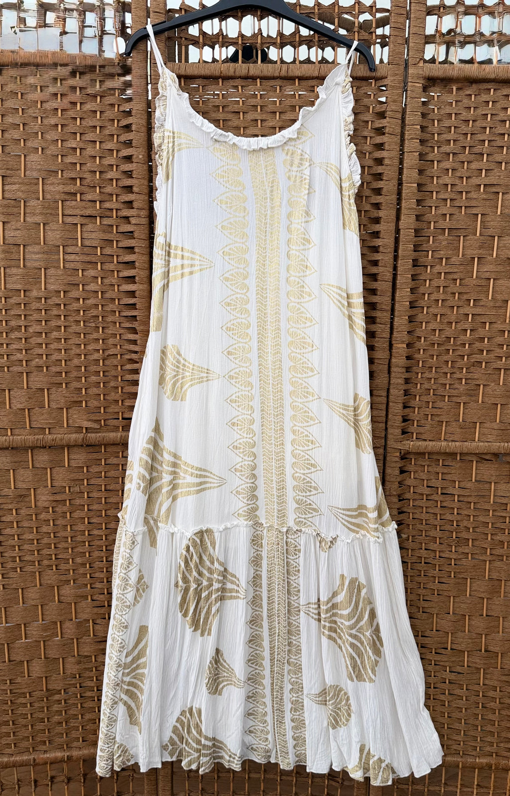 Wrinkled Viscose Open-Back Dress – White & Almond Green