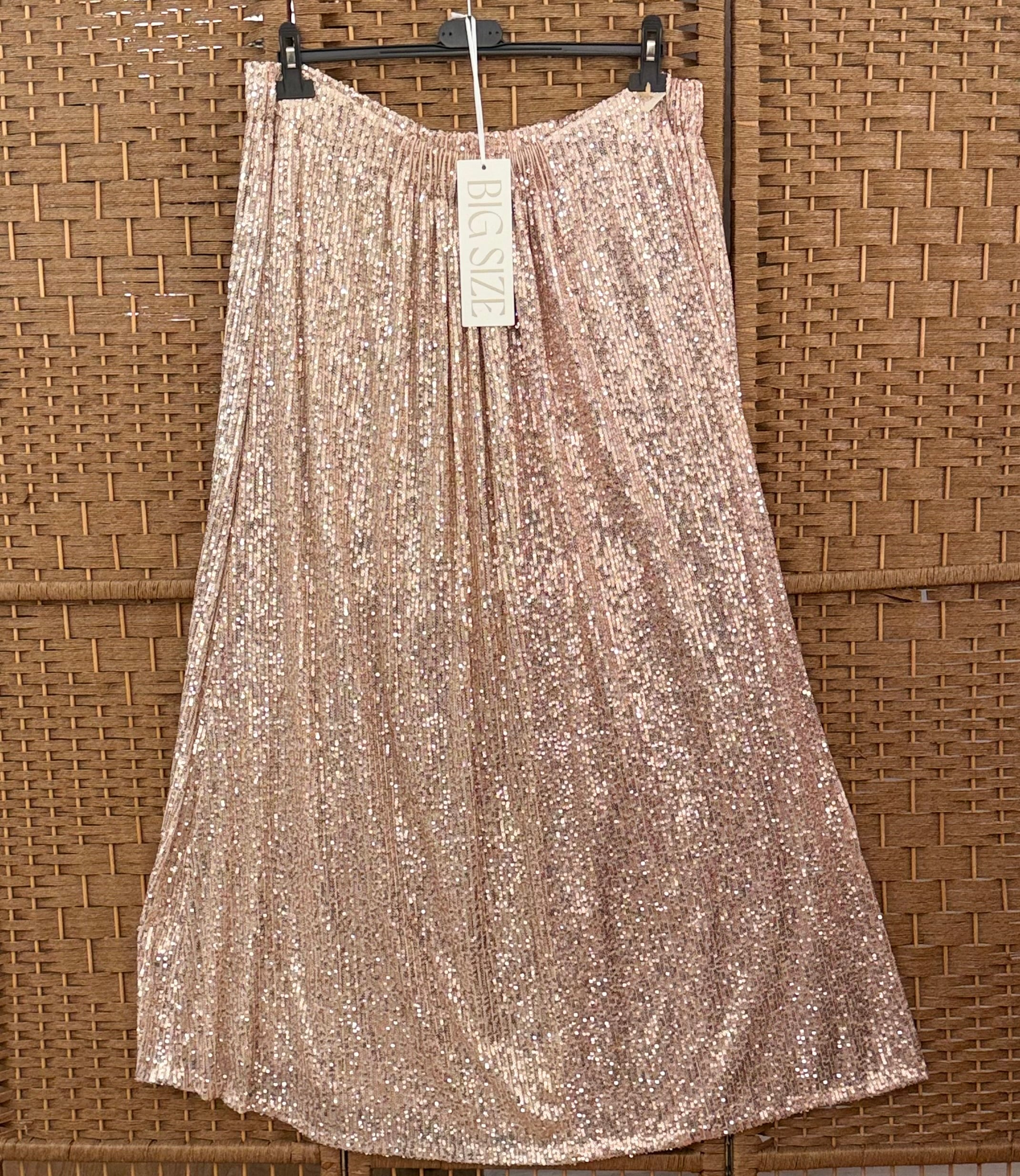 Skirt in golden sequins, plus size